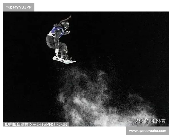 米兰冬奥单板滑雪女子大跳台预赛：19岁张小楠排名第11晋级决赛